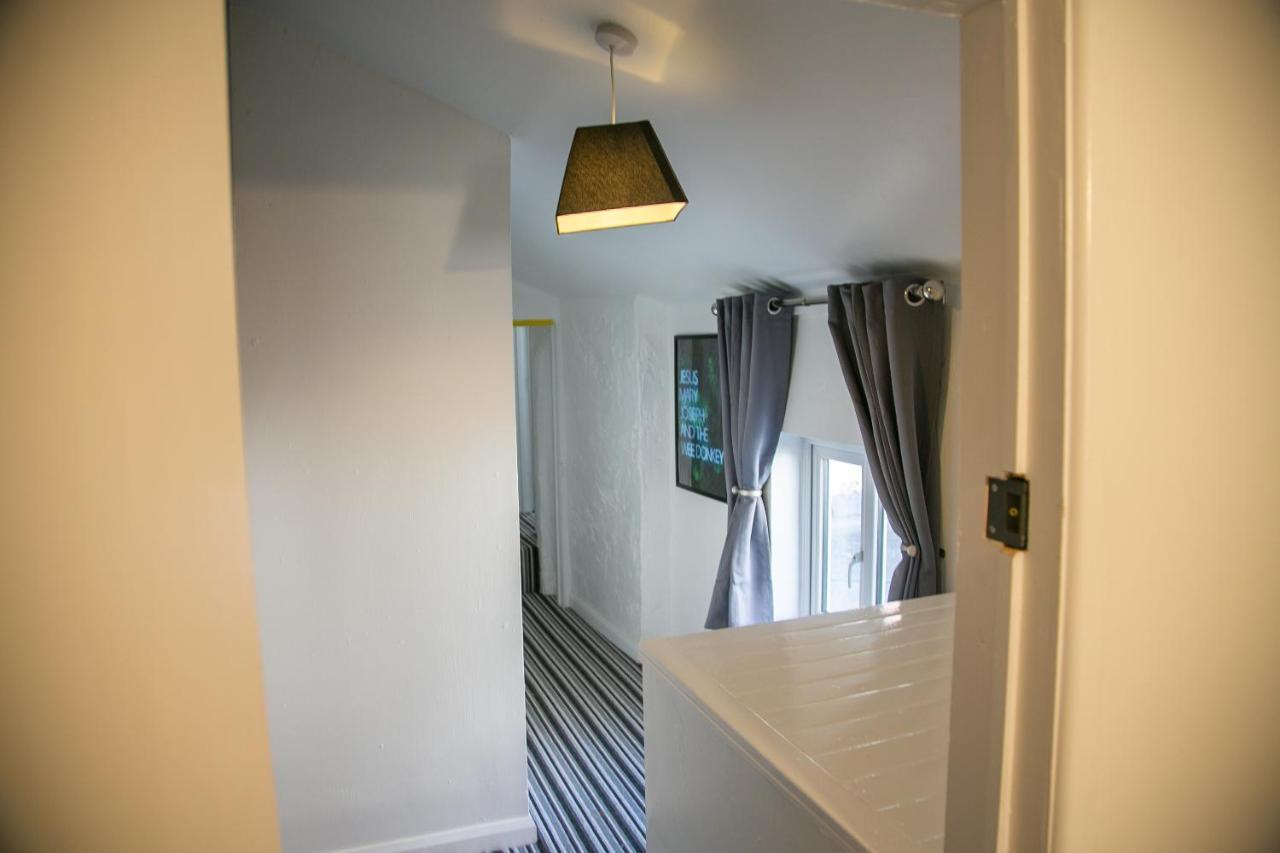 The Swan Hotel Shepton Mallet Buitenkant foto